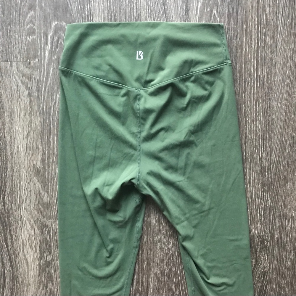 SOLD BuffBunny Original Rosa Leggings - Picture 4 of 8